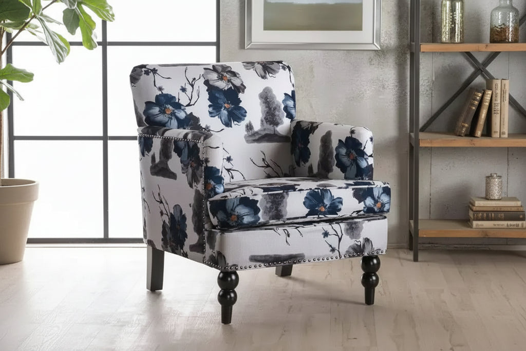 Fauteuil club décoratif en tissu imprimé floral avec garniture cloutée