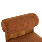 Fauteuil Boucle avec dossier roulé et base en bois massif