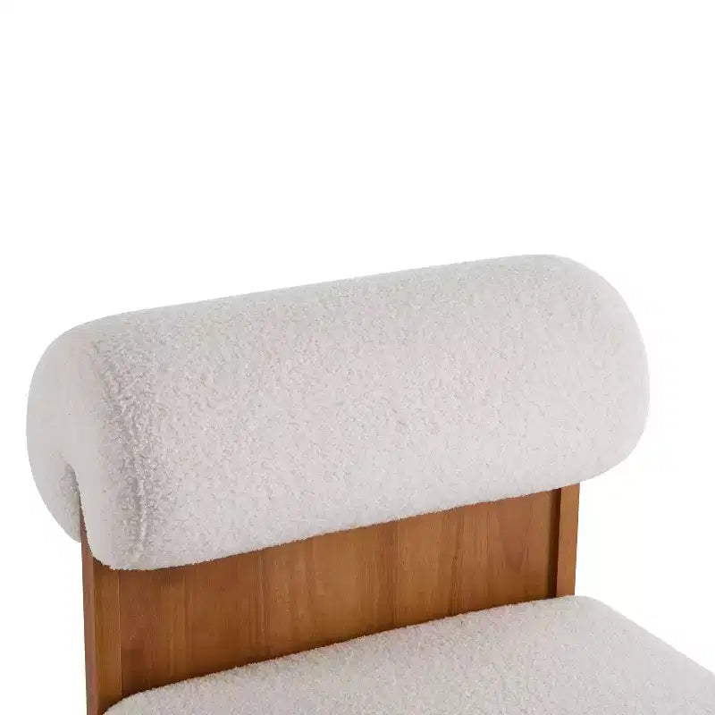 Fauteuil Boucle avec dossier roulé et base en bois massif